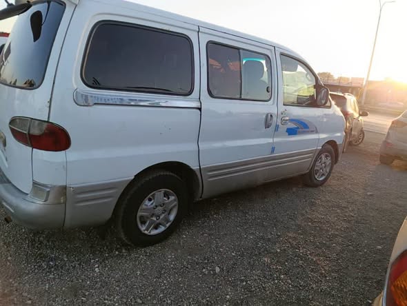 هيونداي H-1 2001 - صورة 3