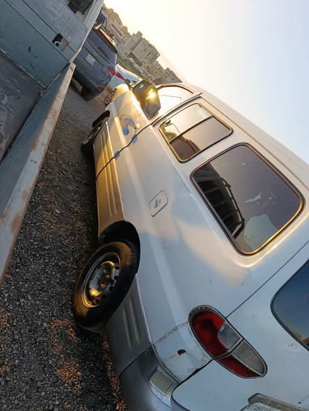 هيونداي H-1 2001 - صورة 4