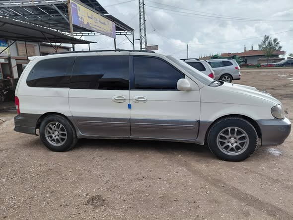 كيا كرنفال 2001 - صورة 2