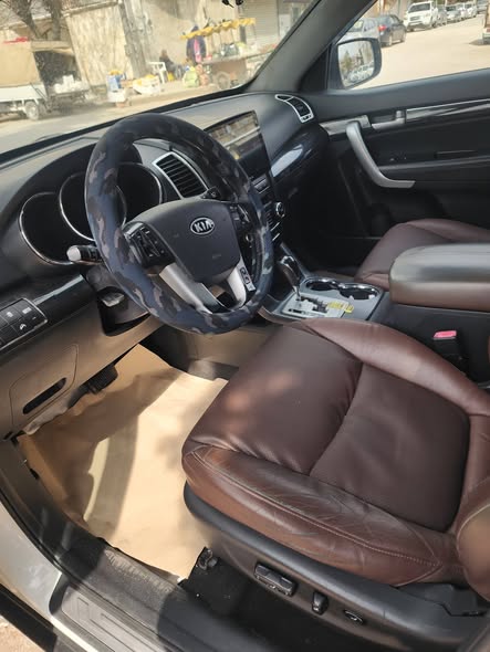 كيا سورينتو 2010 - صورة 2