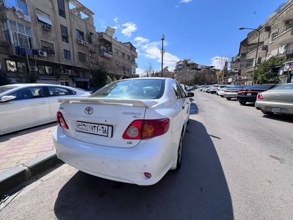 تويوتا كورولا 2010 - صورة 3