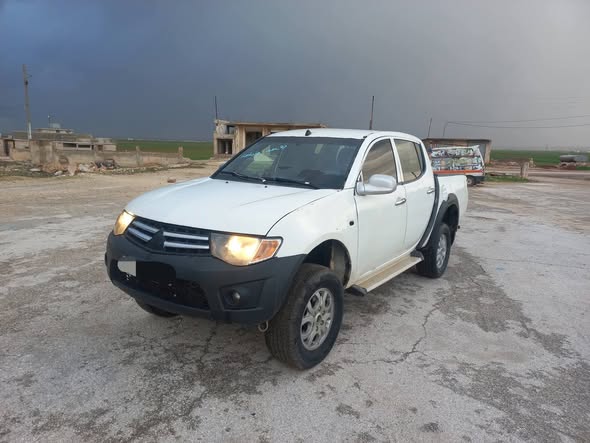 ميتسوبيشي L200 2009 - صورة 2