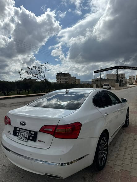 كيا كي 7 2012 - صورة 2