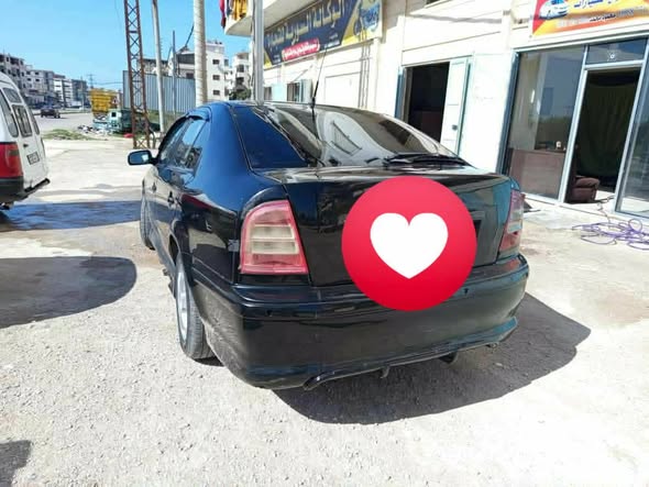 سكودا أوكتافيا 2002 - صورة 2