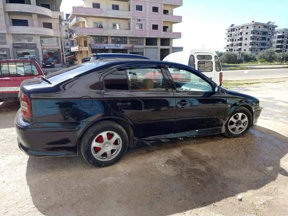 سكودا أوكتافيا 2002 - صورة 5