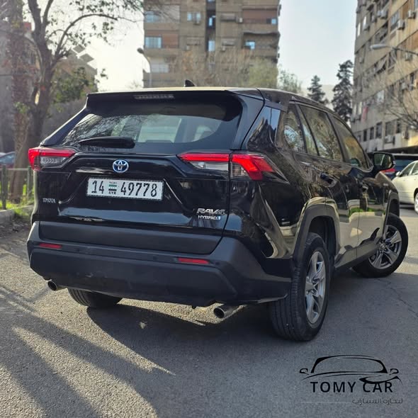 تويوتا راف فور 2022 - صورة 4