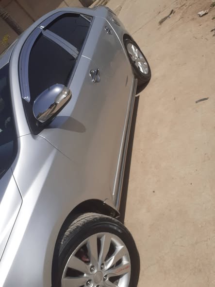 كيا فورتي 2009 - صورة 2