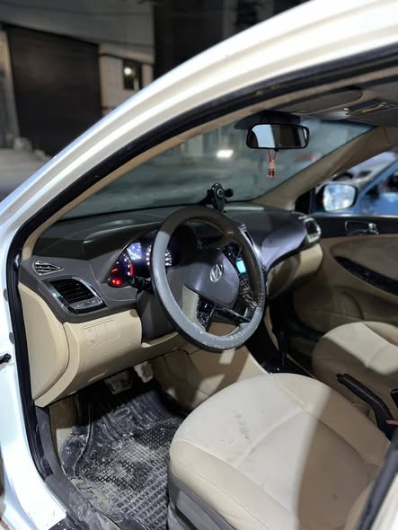 هيونداي أكسنت 2011 - صورة 5