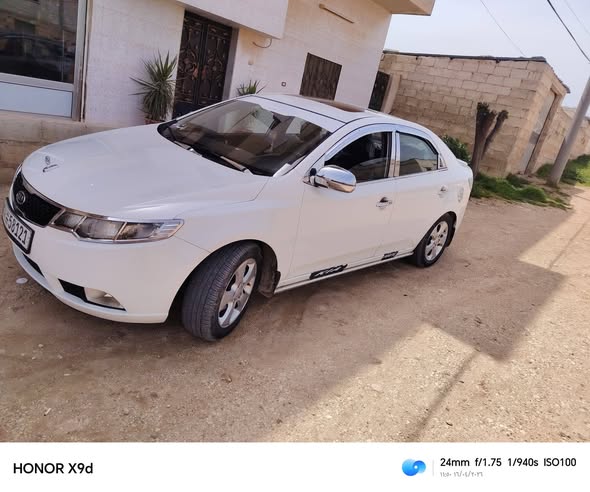 كيا فورتي 2011 - صورة 1