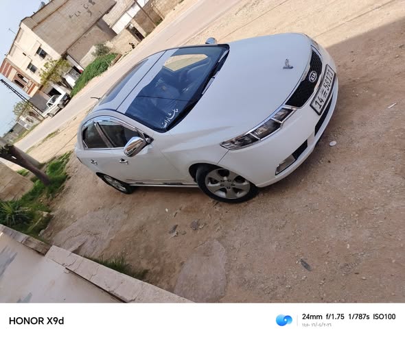 كيا فورتي 2011 - صورة 2