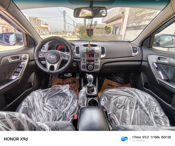 كيا فورتي 2011 - صورة 4