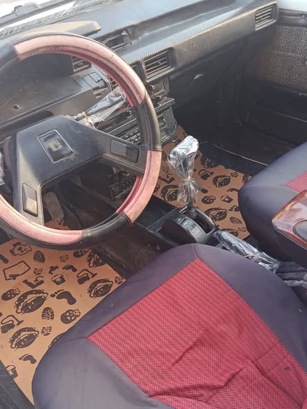 تويوتا كورولا 1984 - صورة 2