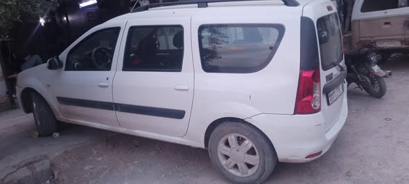 داسيا لوكان 2010 - صورة 2