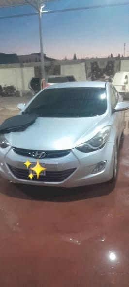 هيونداي أفانتي 2012 - صورة 2