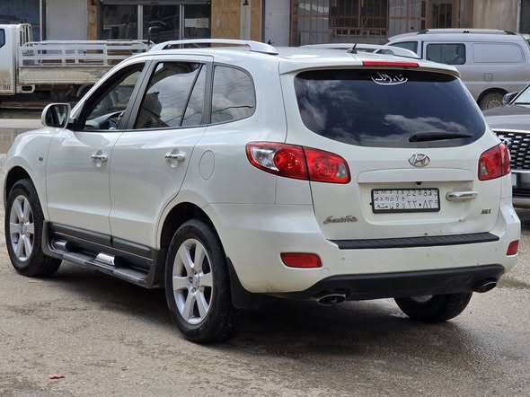 هيونداي سنتافي 2009 - صورة 4