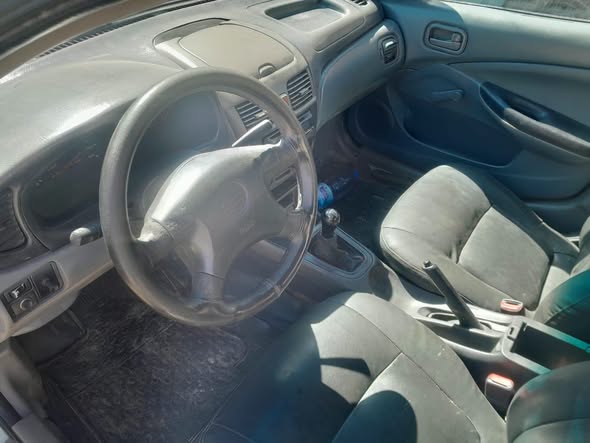 نيسان صني 2002 - صورة 2