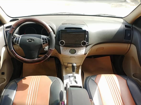 هونداي افانتي 2008 - صورة 4