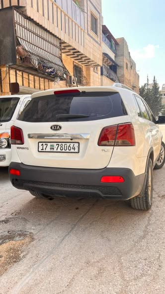 كيا سيرنتو 2010 - صورة 3