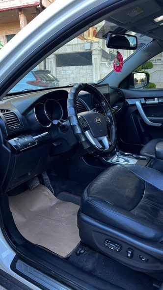 كيا سيرنتو 2010 - صورة 4