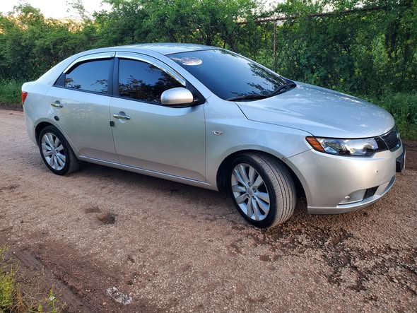 كيا فورتي 2012 - صورة 1