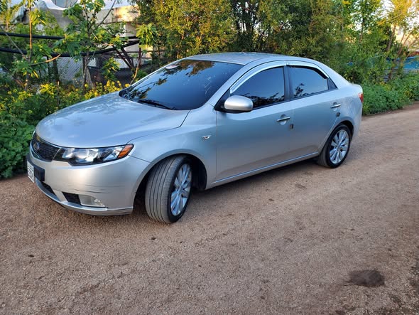 كيا فورتي 2012 - صورة 2