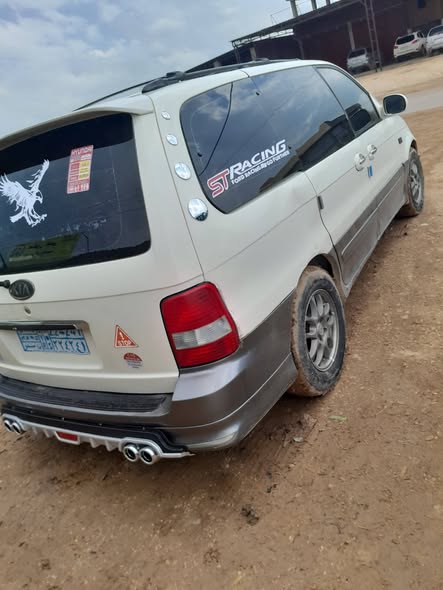 كيا كرنفال 2002 - صورة 4