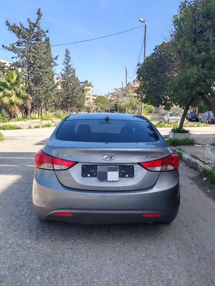 هيونداي إلنترا 2012 - صورة 2