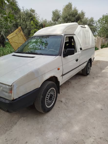 سكودا بيك اب 1995 - صورة 3