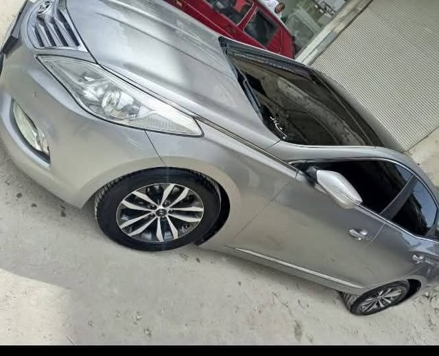 هيونداي أزيرا 2011