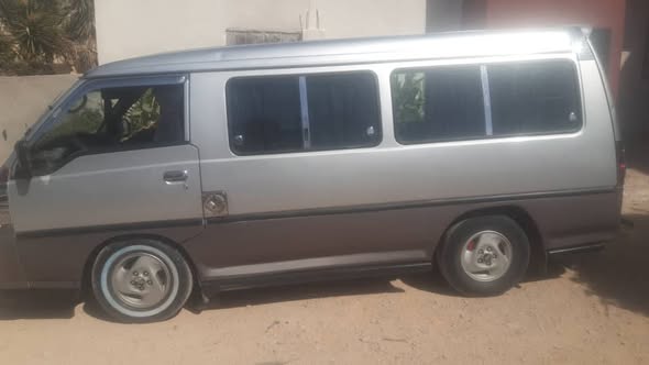 هونداي H-1 2002 - صورة 1