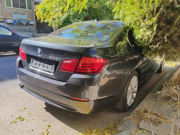 بي إم دبليو 528i 2011 - صورة 2