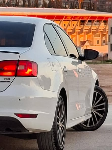 فولكس واجن جيتا 2013 - صورة 1