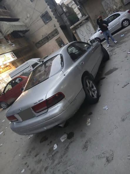 مازدا ٩٢٩ 1993 - صورة 3