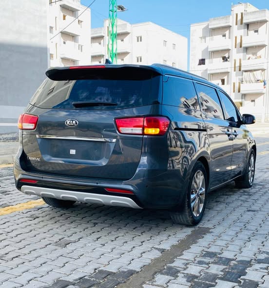 كيا كرنفال 2015 - صورة 5