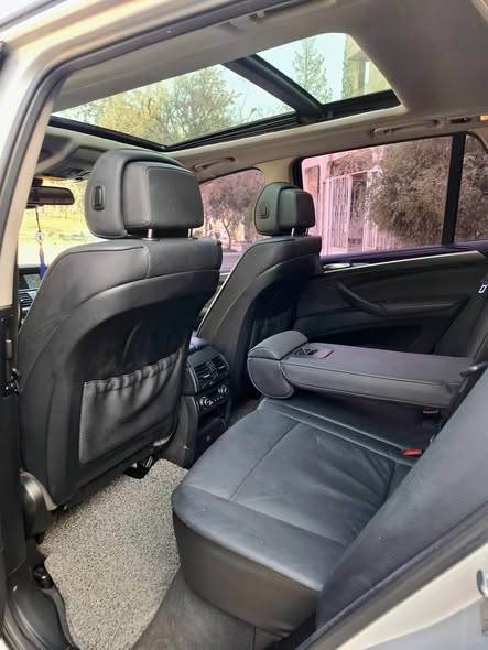 بي إم دبليو اكس 5 2011 - صورة 4