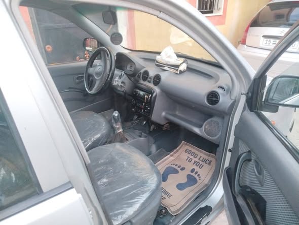 هيونداي سانترو 2003 - صورة 2