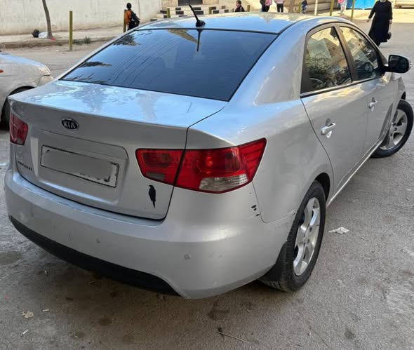 كيا فورتي 2010 - صورة 2