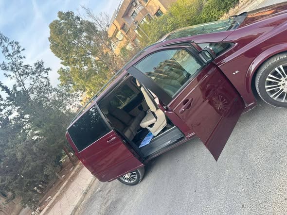 مرسيدس فيانو 2015 - صورة 2