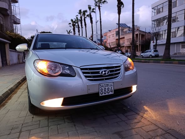 هيونداي أفانتي 2010 - صورة 2