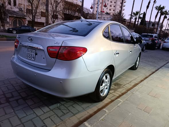 هيونداي أفانتي 2010 - صورة 3