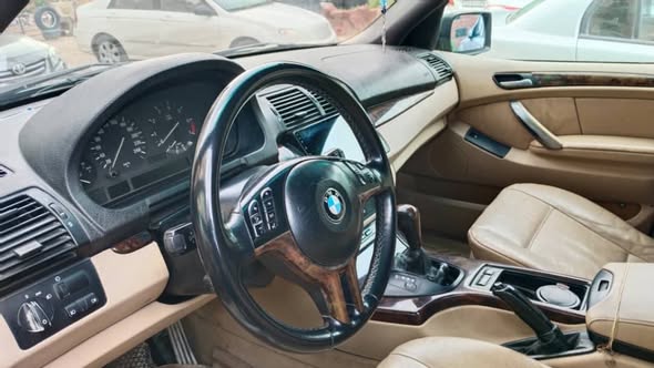 بي إم دبليو X5 2002 - صورة 3