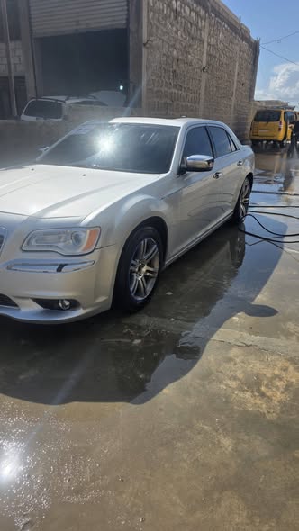 كرايسلر 300 2012 - صورة 3