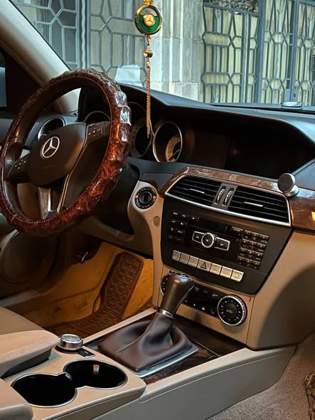 مرسيدس C300 2014 - صورة 3