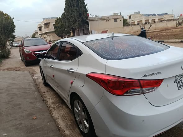 هيونداي أفانتي 2011 - صورة 3