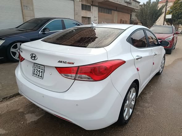 هيونداي أفانتي 2011 - صورة 4