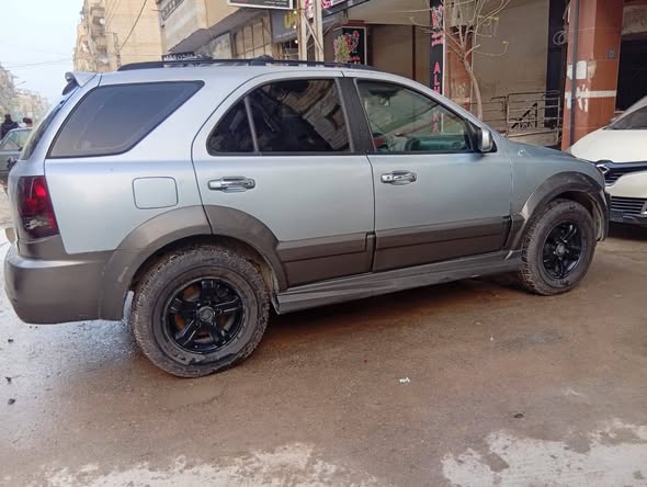 كيا سورينتو 2005 - صورة 4