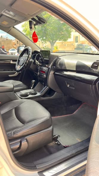 كيا سيرنتو 2010 - صورة 3