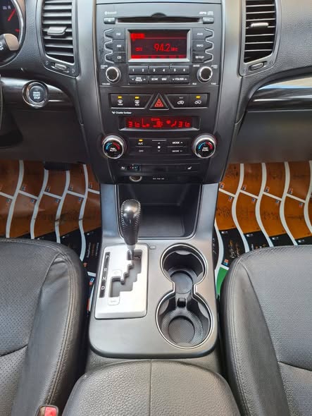 كيا سيرنتو 2010 - صورة 1