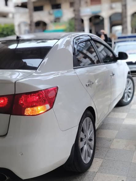 كيا فورتي 2012 - صورة 5