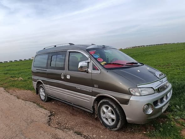 هيونداي H-1 2002 - صورة 1